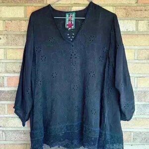 Johnny Was Black 3/4 Sleeve embroidered eyelet tunic style peasant blouse